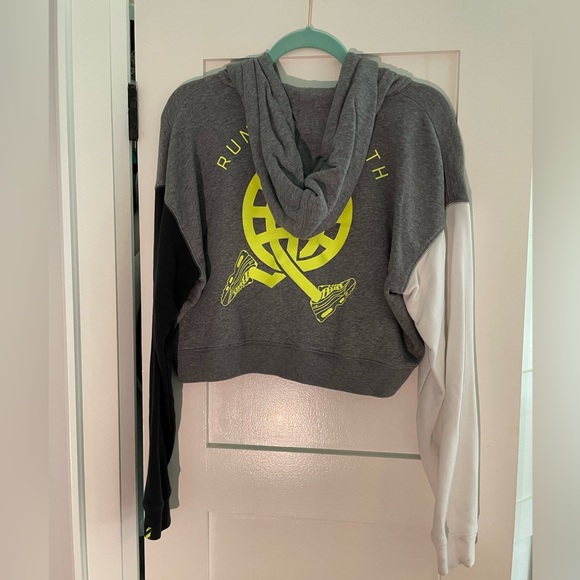 Nike Cropped Sweater - Picture 2 of 4